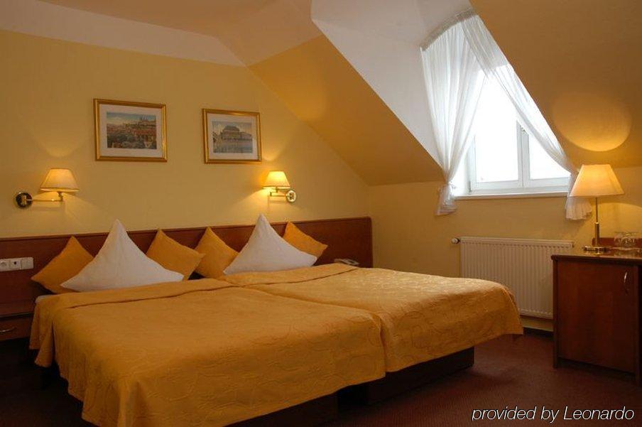 Yel Hotel Praga