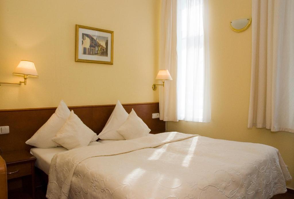 Yel Hotel Praga