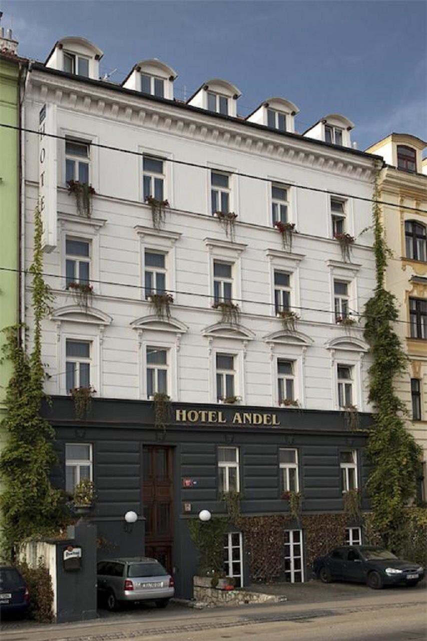 Yel Praga