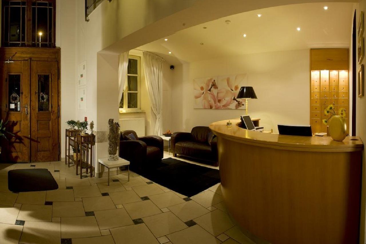 Yel Hotel 3*