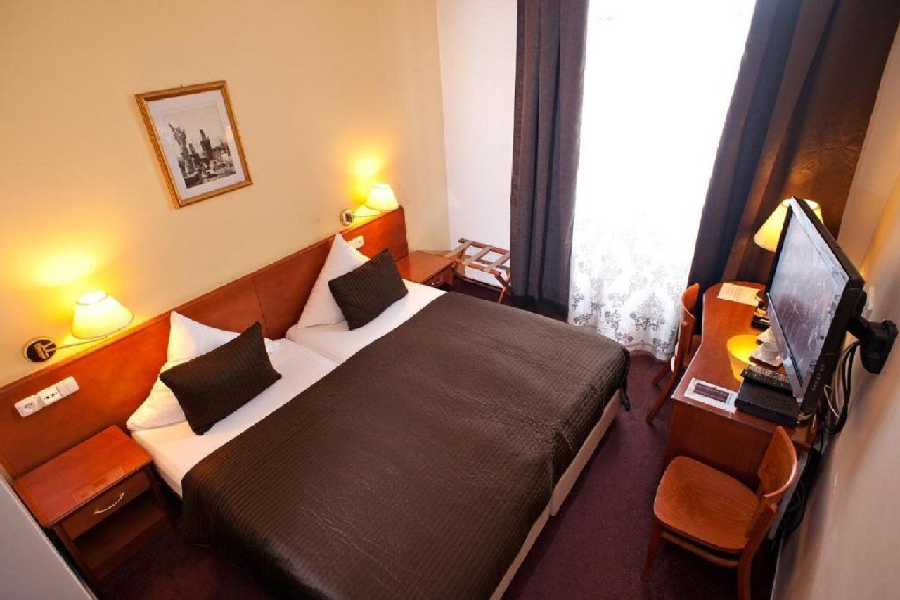 Yel Hotel 3*